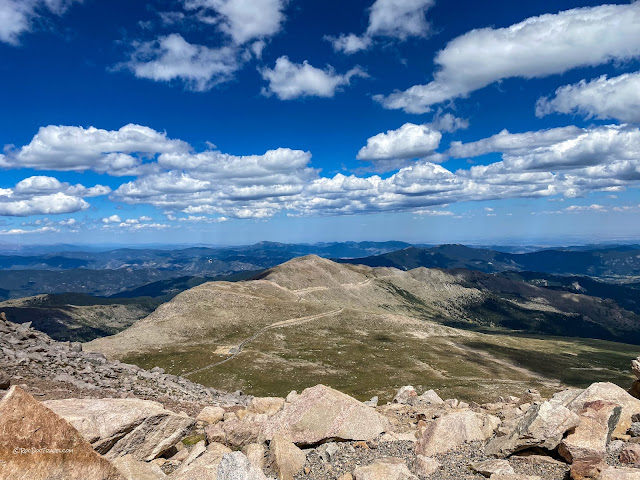 Mt. Evans Colorado geology travel trip fieldtrip Rocky Mountains copyright RocDocTravel.com