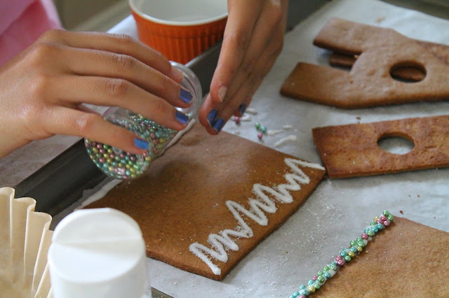 gingerbread house cookie,Gingerbread cookie recipe, gingerbread best cookie recipe- DIY gingerbread house, gingerbread house recipe, the cookie couture, Christmas cookies, cookies,