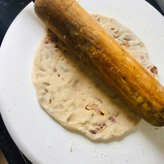 onion-stuffed-paratha-recipe-step-4(a-12) onion-stuffed-paratha-recipe-step-4(a-12)