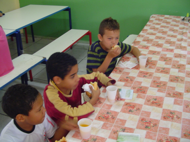Instituto Caminho para a Felicidade no Brasil: Fotos na Escola Estadual ...