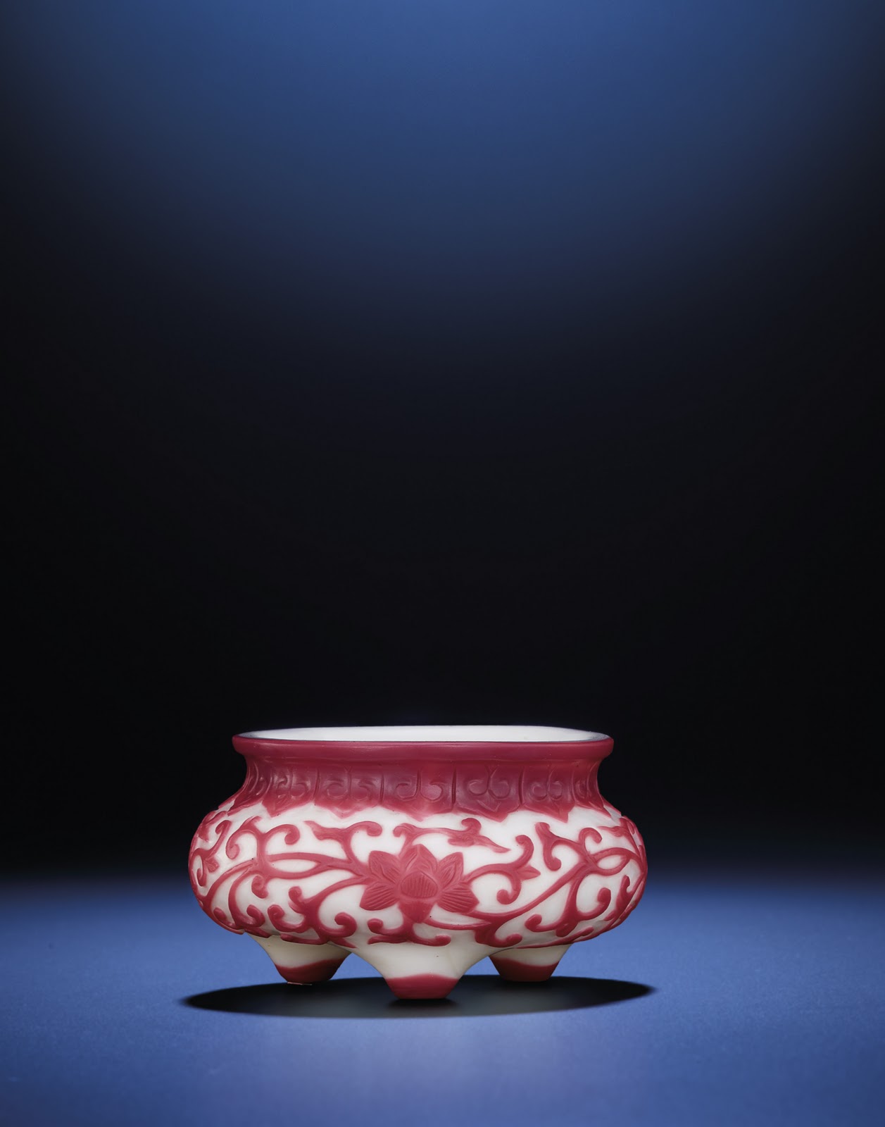 Published Chinese Glass Takes Its Place in World of Art