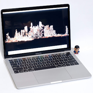 MacBook Pro Touch Bar 2018 13-inch Core i5 Bekas