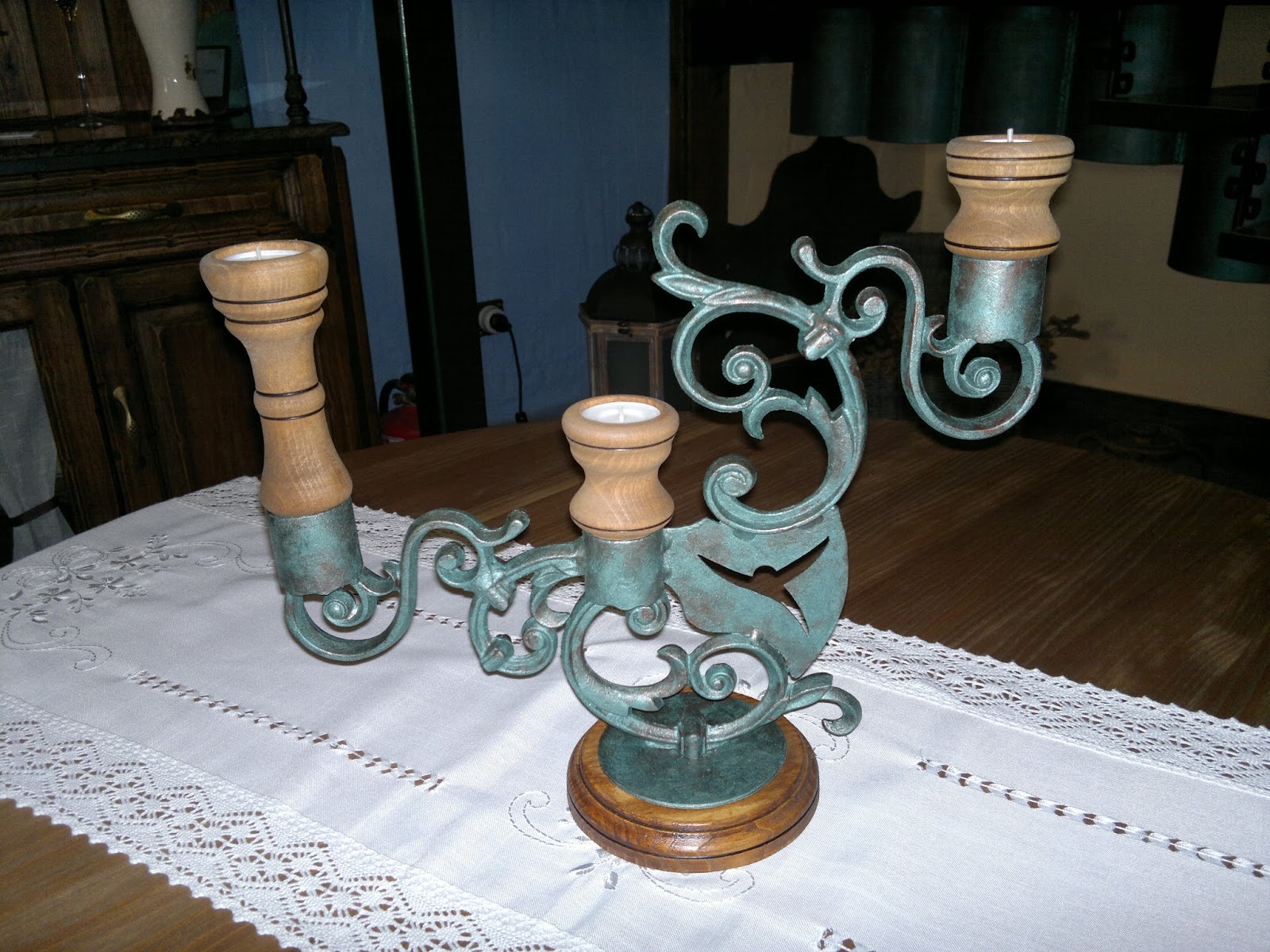 Con HIERRO y MADERA: Candelabros