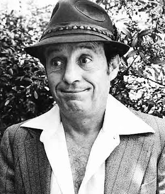 Roberto Gómez Bolaños Foto de Roberto Gómez Bolaños con sombrero