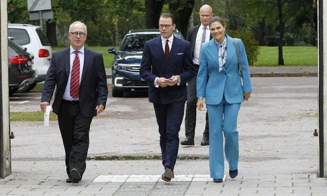 Crown Princess Victoria wore a new royal blue suit. The Princess wore a rose-garden print blouse by Camilla Thulin