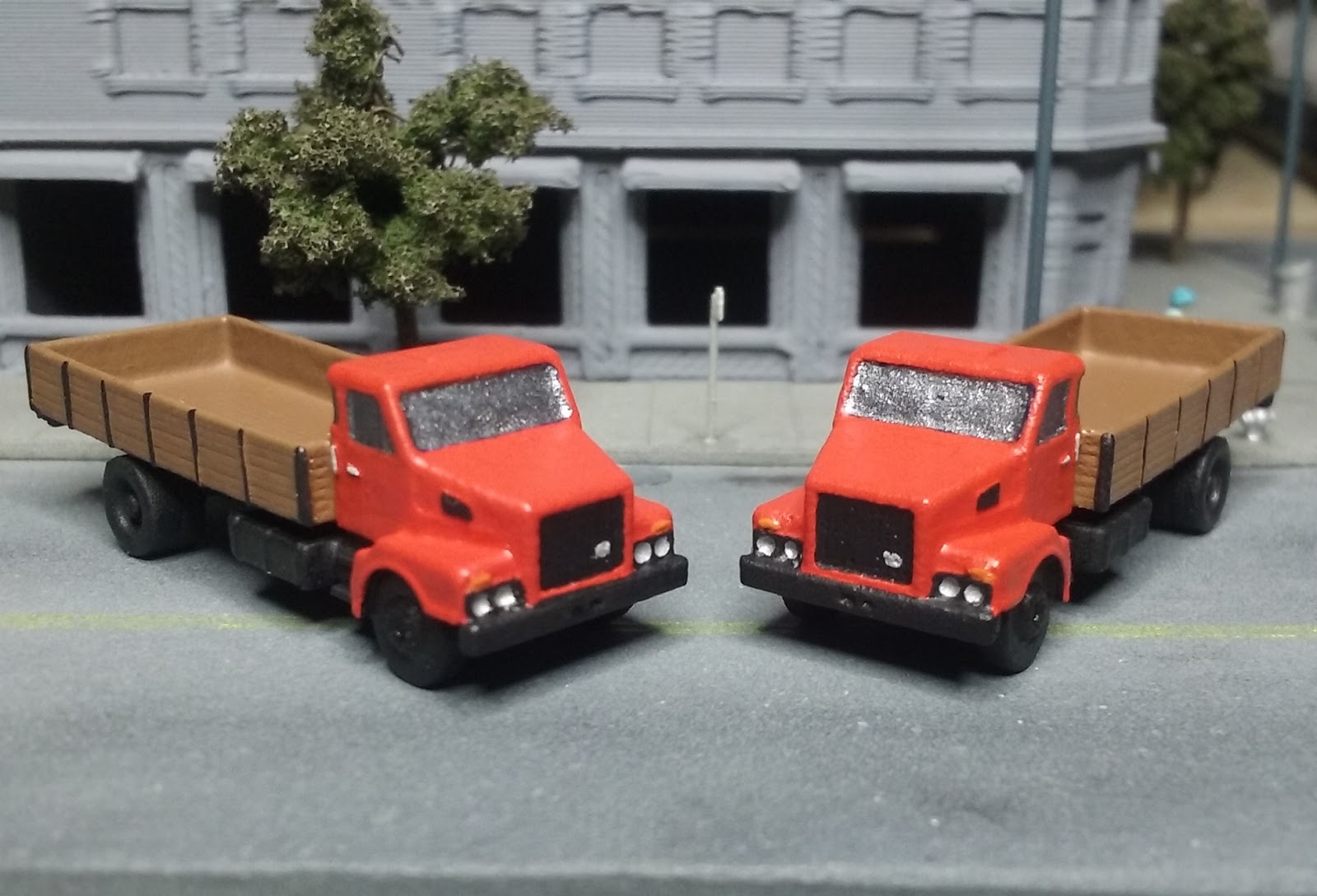 JMC Scale Models Volvo Nseries bed truck (1220)