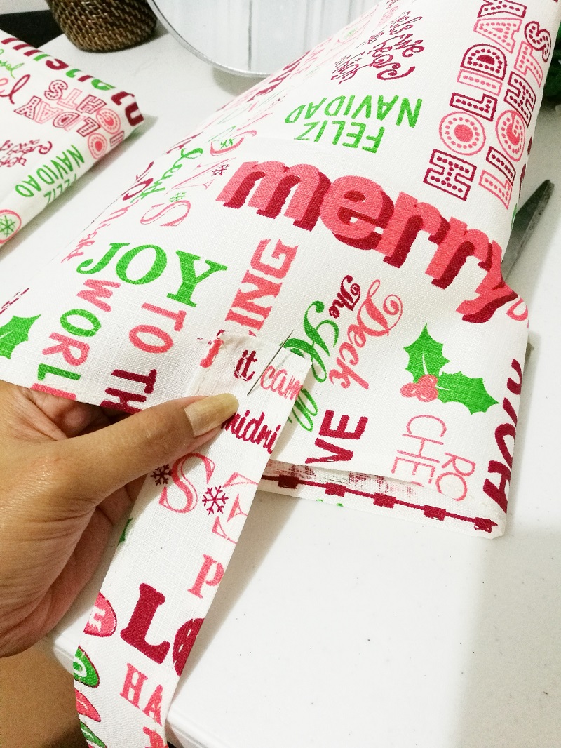 How to Make Christmas Gift Bags that No One Could Ever Resist For