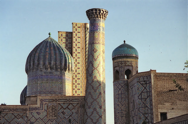 Ouzbékistan, Samarcande, Registan, médersa Cher-Dor, © Louis Gigout, 1999