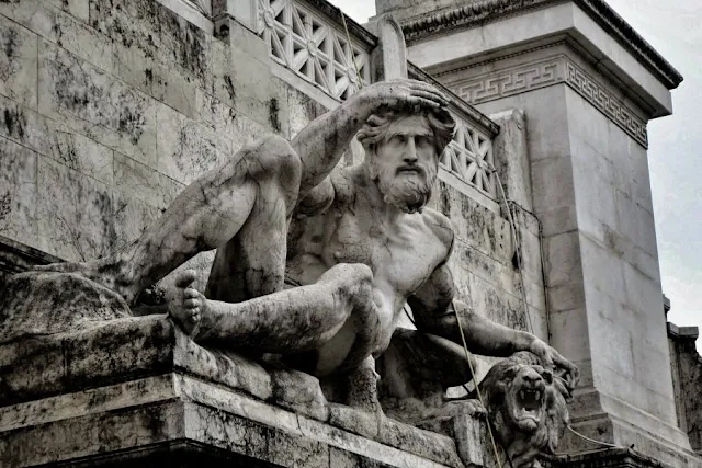 Rome in January: reclining statue fountain