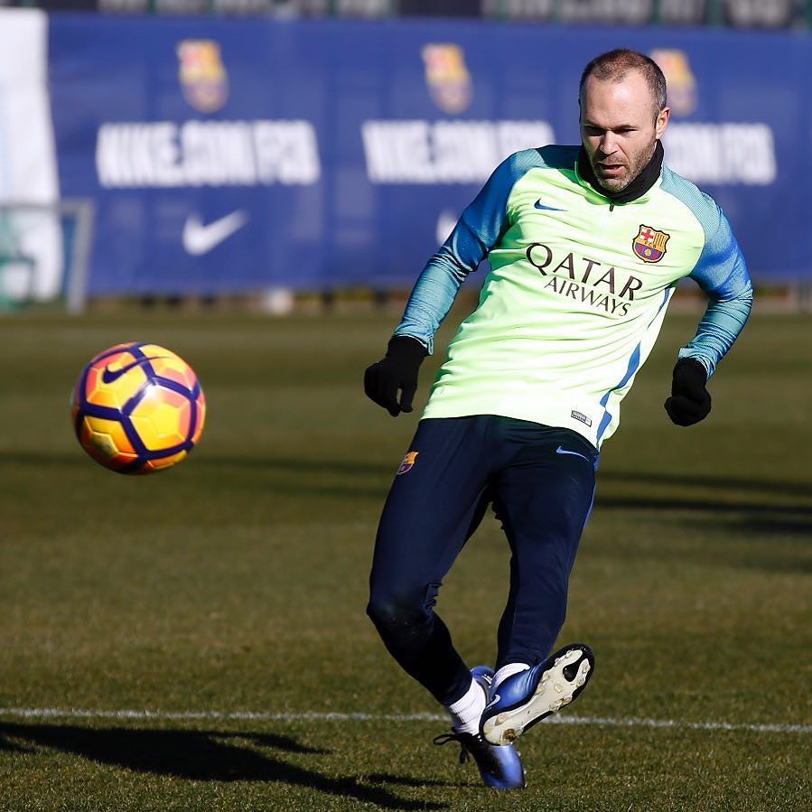 afstand spreken chef New Details 'Leaked' - Iniesta Receives One-of-a-Kind Camouflaged Nike  Magista Boots - Footy Headlines