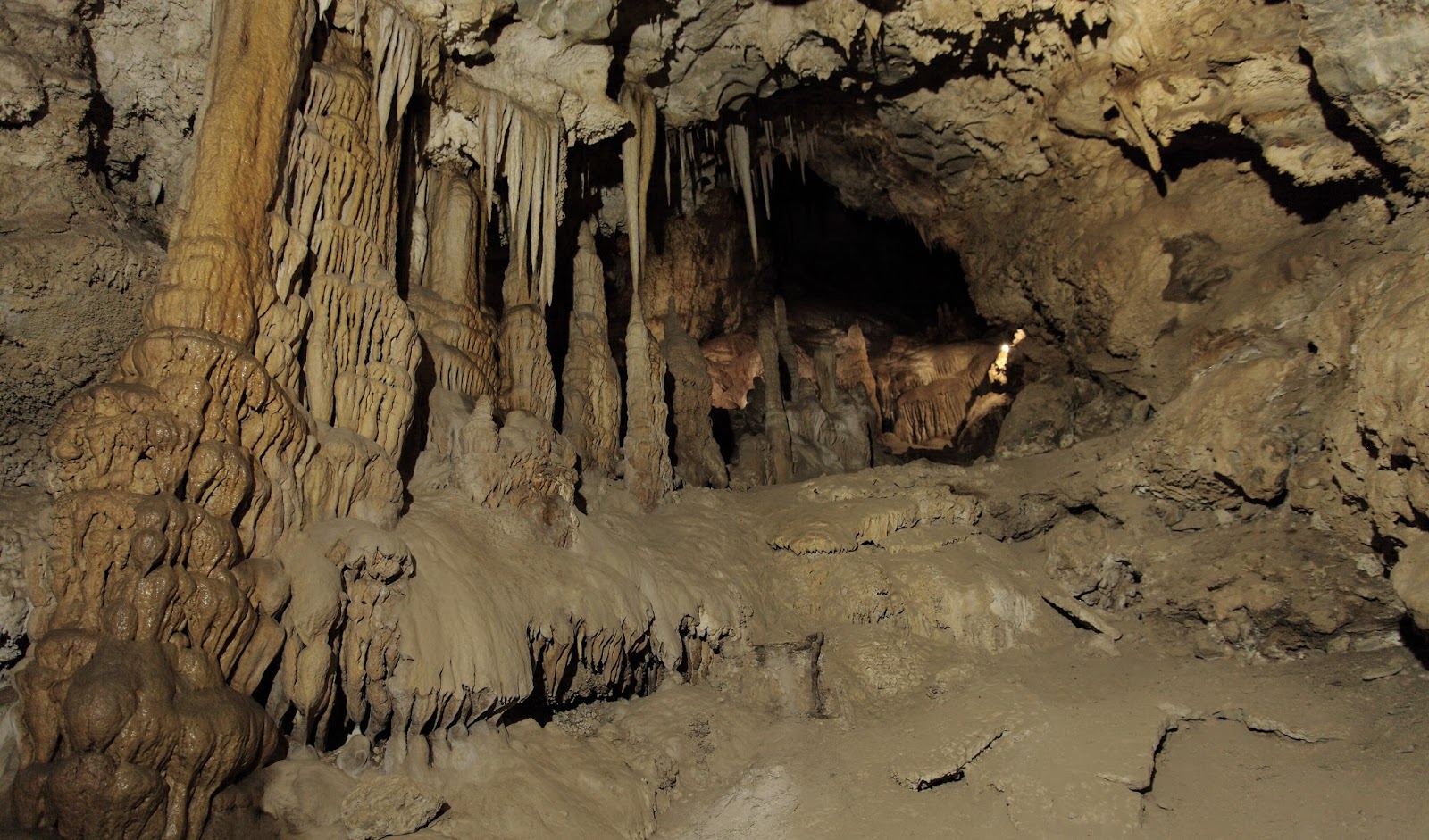 SPANISH MOSS CAVE, UTAH ADAM HAYDOCK