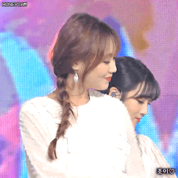 171007 추석특집 뮤콘서트 러블리즈 빵떡이 류수정.gif | 인스티즈