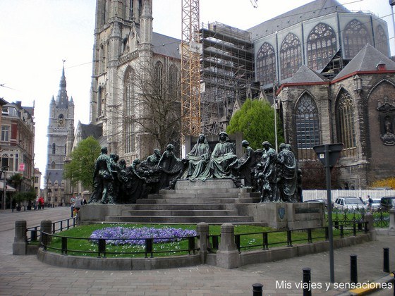 monumento dedicado a los hermanos Van Eyck, Gante