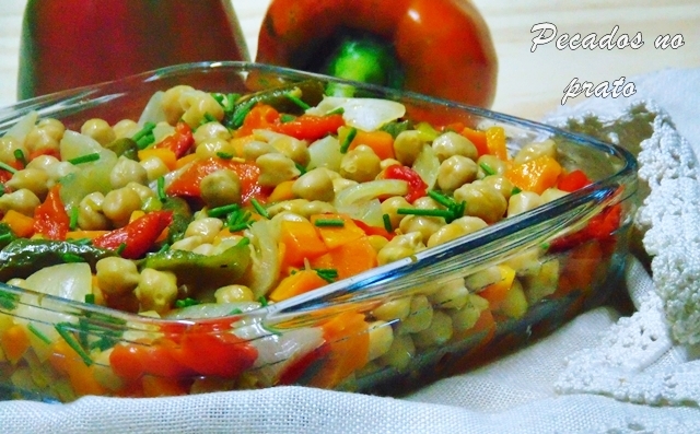 Grão de bico com legumes e azeite aromatizado 