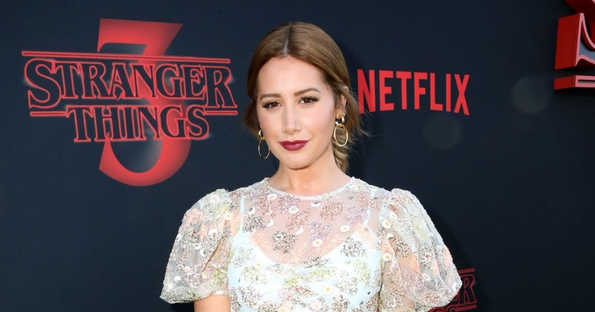 Red Carpet Dresses: Ashley Tisdale - "Stranger Things" Season 3