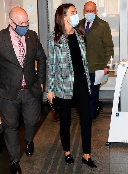 Sandro Tribu Jacket. Queen Letizia wore a houndstooth plaid single button blazer from Sandro, and pebbled leather loafers from Hugo Boss