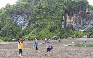 Keindahan pantai Sodong Cilacap