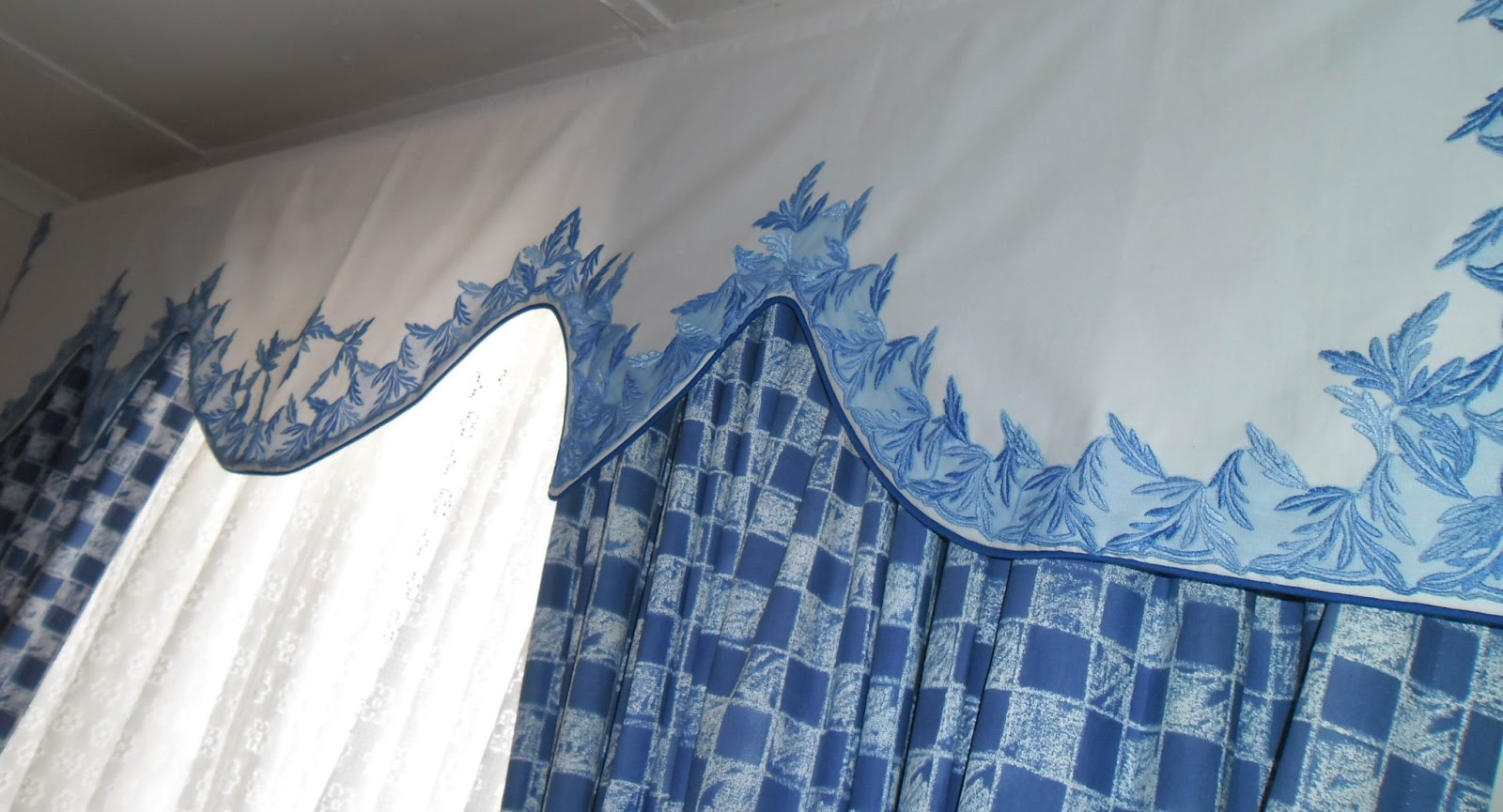 Bathroom curtain ideas Blue and white checks bedroom curtains