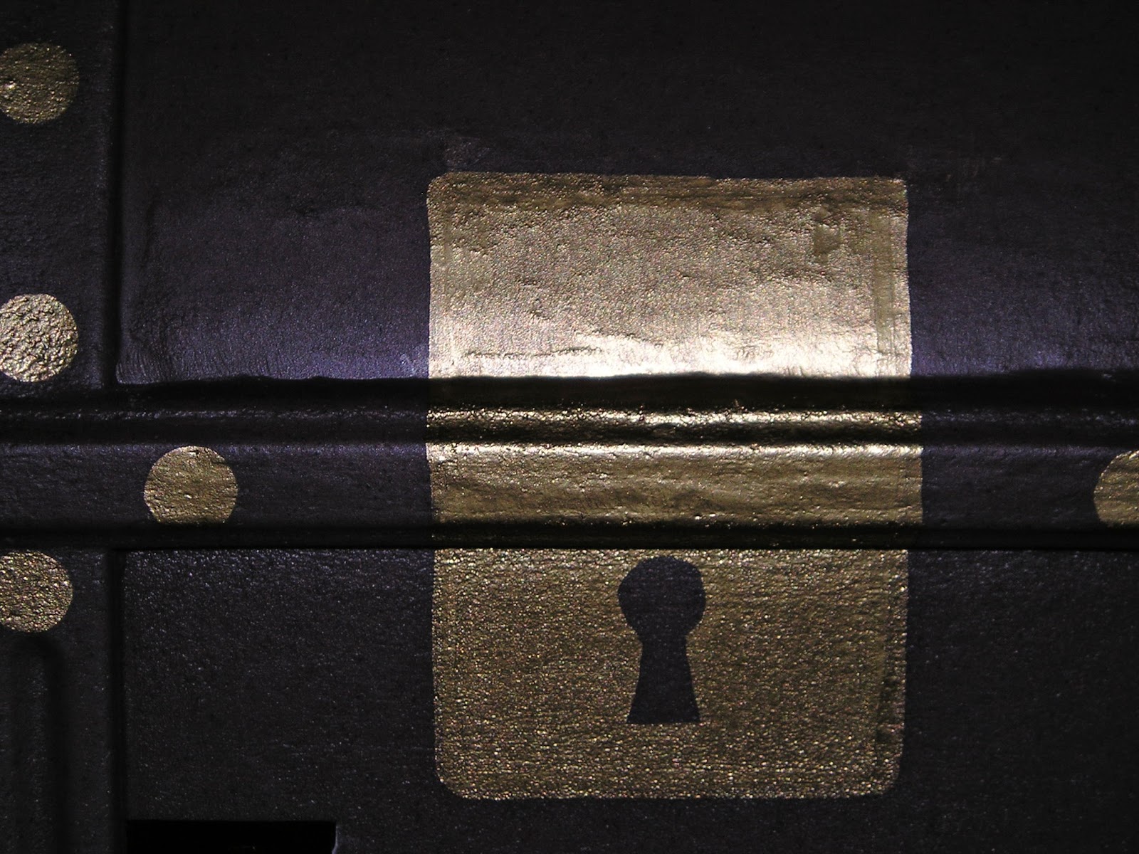 Elsie Park Treasure Chest Mailbox