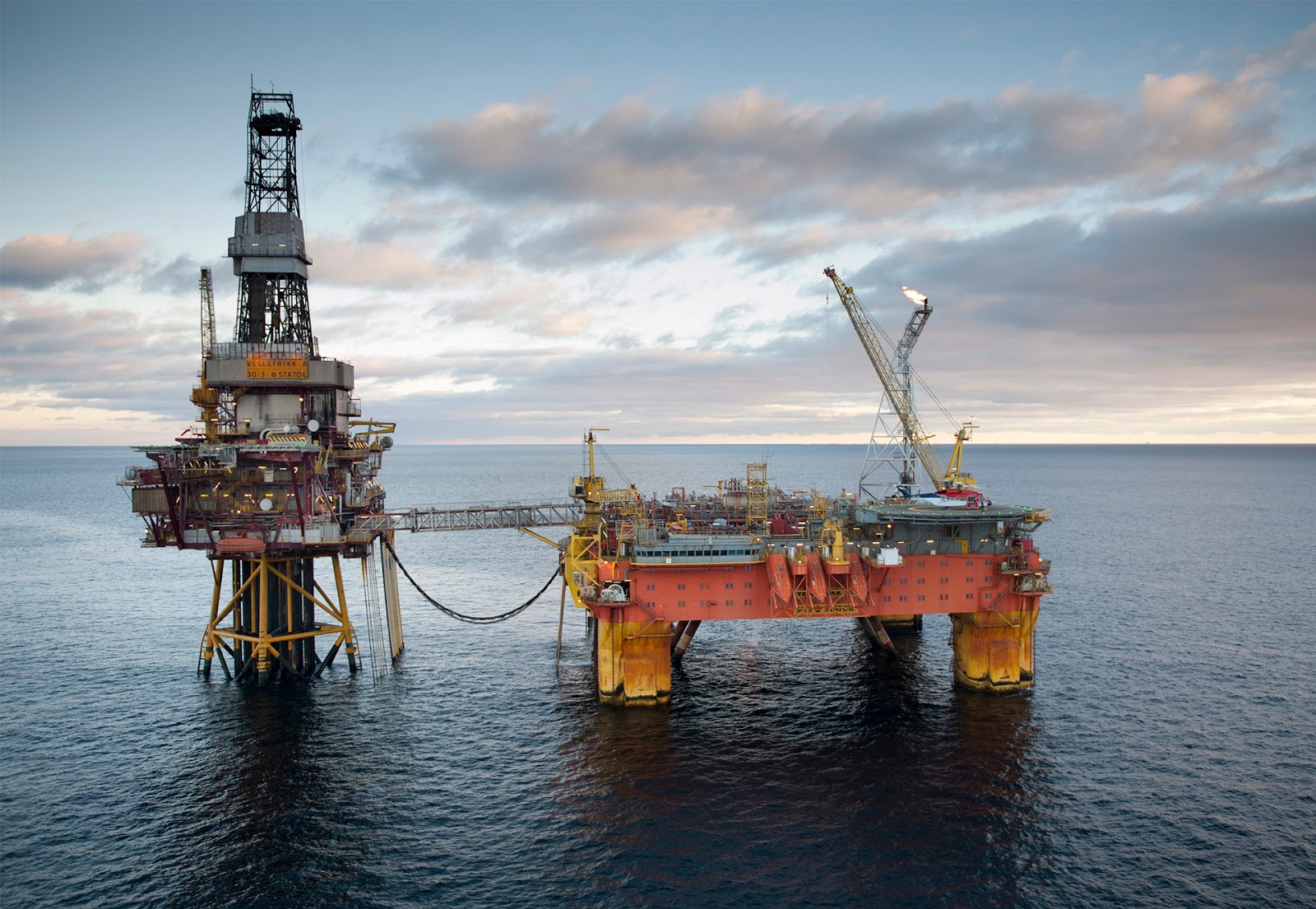 месторождение азери-чираг-гюнешли. добыча северной европы. нефтедобыча в северном море. норвегия северное море нефтяные платформы. добыча северной европы.