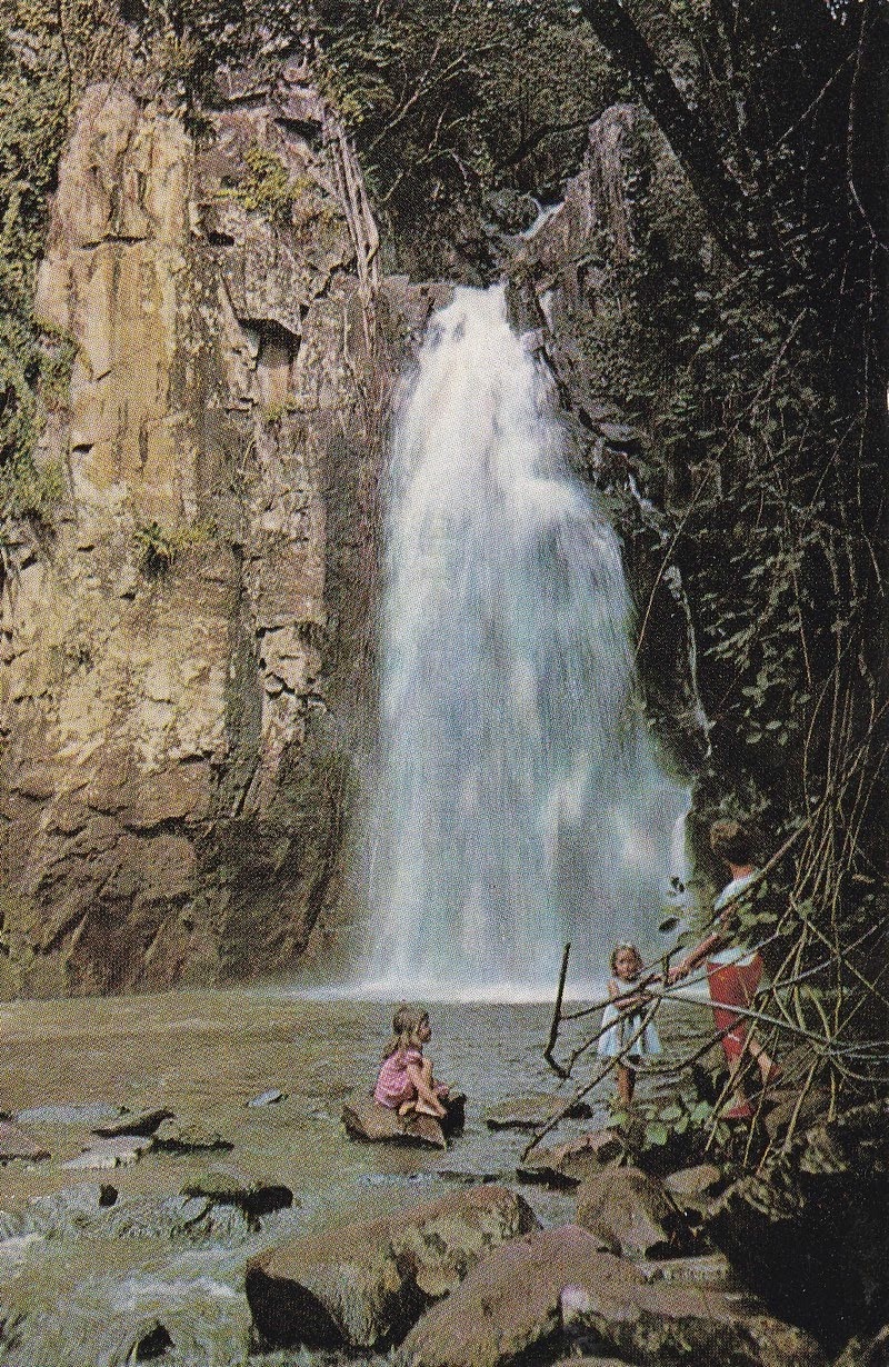 Postcards of the world - waterfalls & caves ...: maja 2015