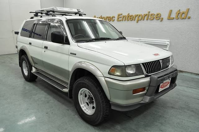 Mitsubishi challenger drom