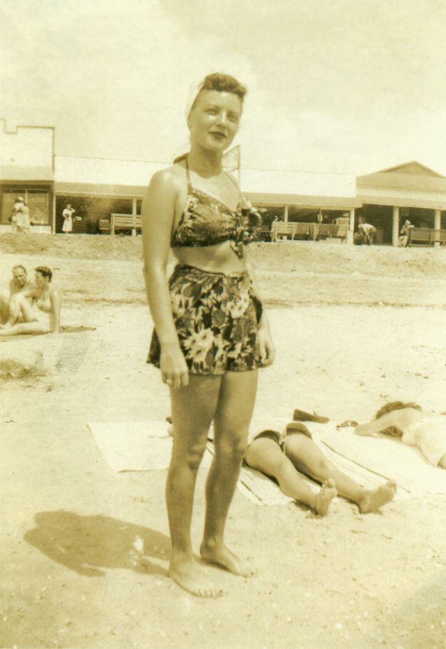 1940s swimsuit
