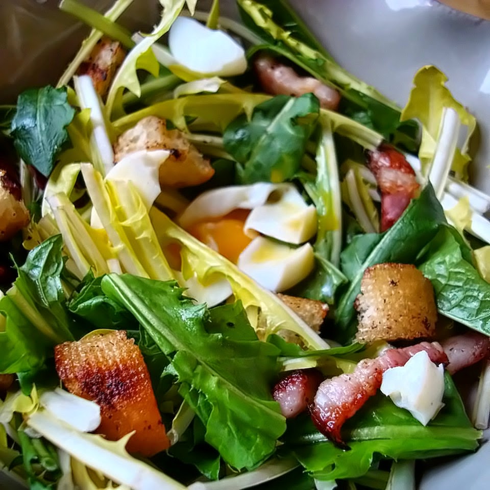 Salade De Pissenlits Aux Lardons Et Oeuf Poché