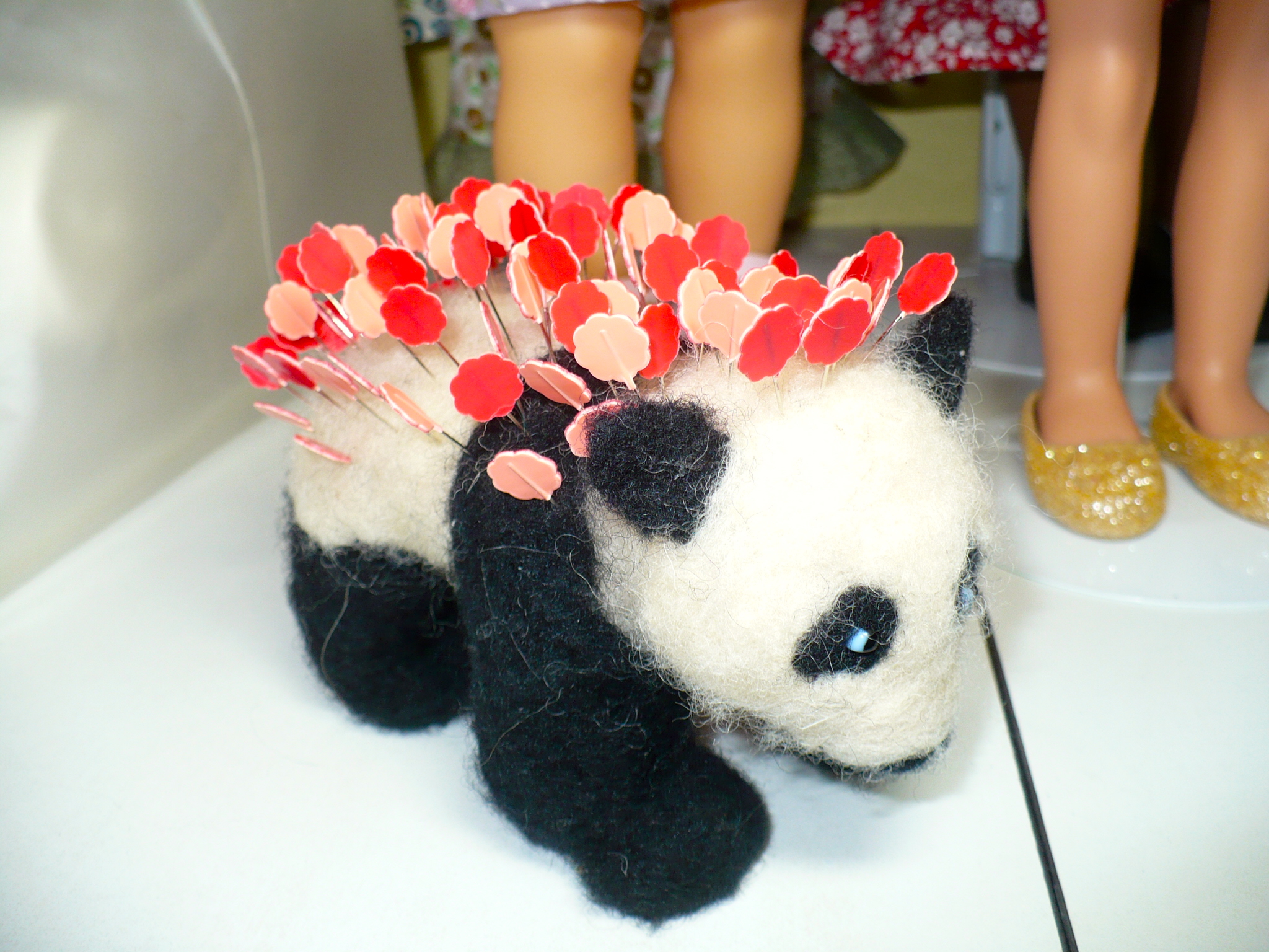 Eyelets in the Seams Clover Flat Head Pins 1 Fabulous Pink and Red