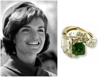 alt="engagement rings,Jacqueline Kennedy Onassis,rings,wedding rings,marriage,wedding,fiance,husband,wife,couple,love,jewelry,ring"