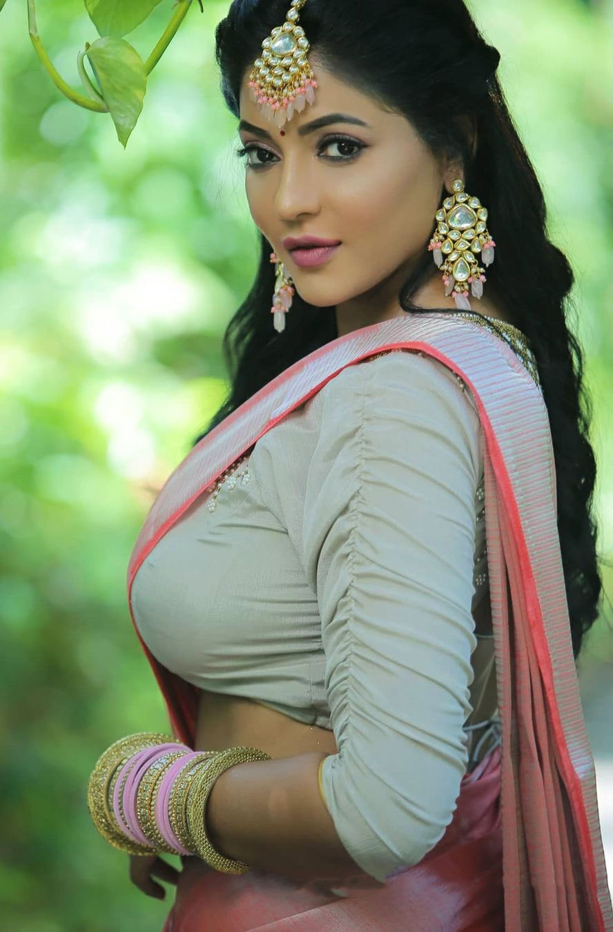 Reshma Pasupuleti Hot Pics In Silk Saree Reshma-Pasupuleti-hot-saree-5