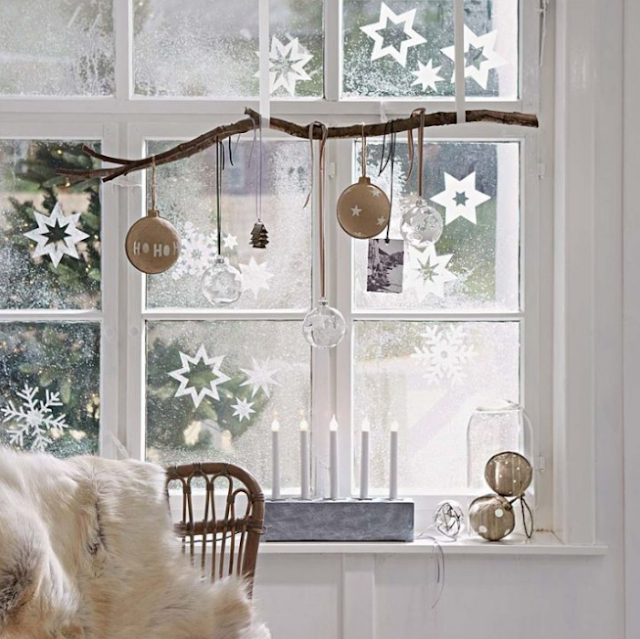 MOST FASCINATING CHRISTMAS WINDOWS DECORATING IDEAS MOST FASCINATING CHRISTMAS WINDOWS DECORATING IDEAS
