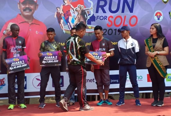 Pelari Yonif 411/Pandawa Kostrad Raih Juara di Ajang 