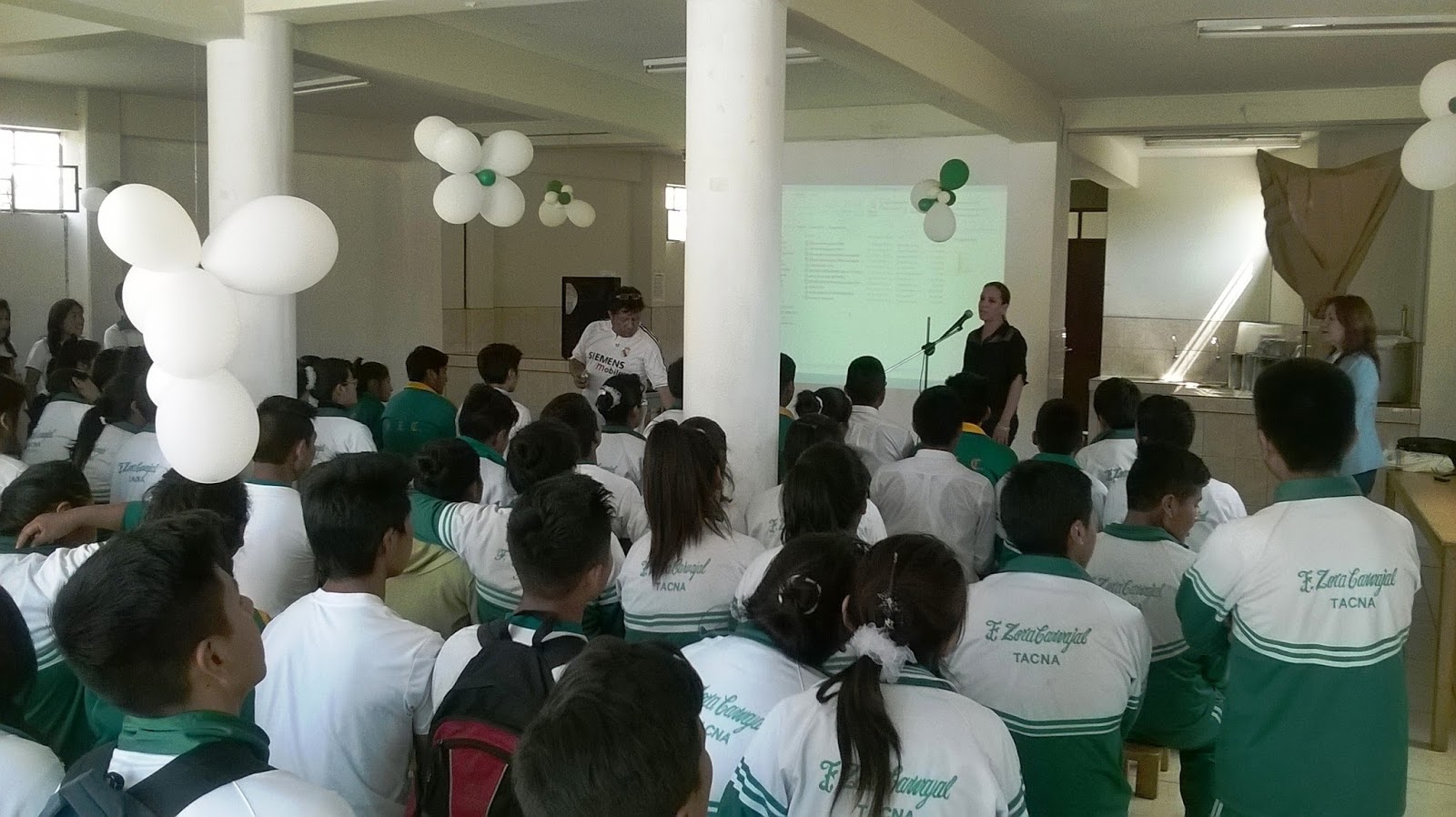 I.E. Fortunata Zora Carvajal de la ciudad de Tacna, recibió a Programa