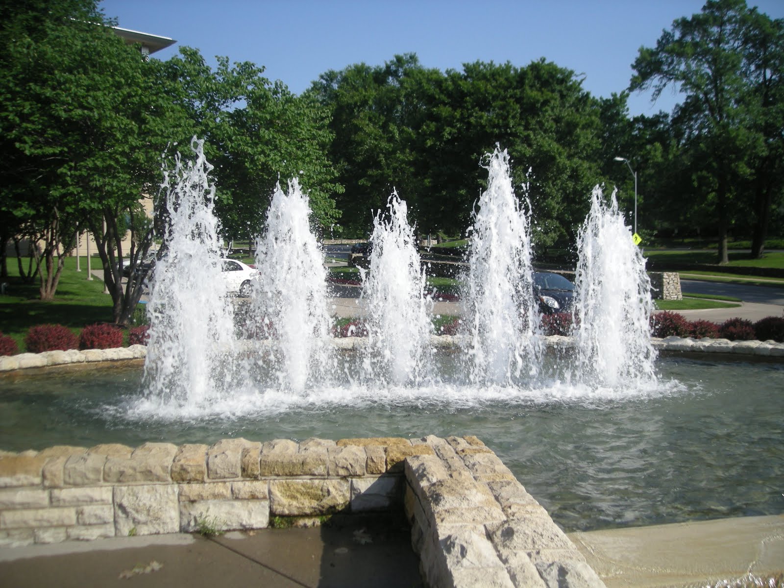 Cutting Coupons in KC Kansas City Tour of Fountains 6/126/18