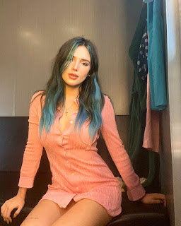 Bella Thorne Social Media 01-Mar-2020