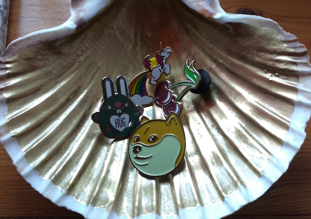 Power up Pins cute and gamer