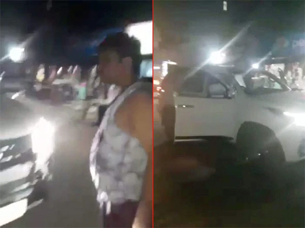 Cop dances 'drunk' on road in Gurugram; police file only DDR, Video, Humor, Natives, Complaint, Social Network, Police, Custody, Car, Vehicles, Dance, Threatened, National