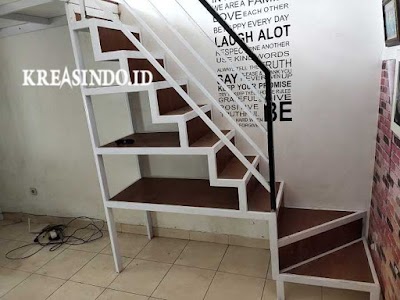 Jasa Tangga Besi Ada Raknya alas Multiplek di Jakarta Cocok Untuk Rumah Minimalis Jasa Tangga Besi Ada Raknya alas Multiplek di Jakarta Cocok Untuk Rumah Minimalis