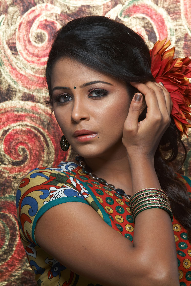 Bollywood Beauty Subiksha Latest High Quality Without Watermark Photo Shoots