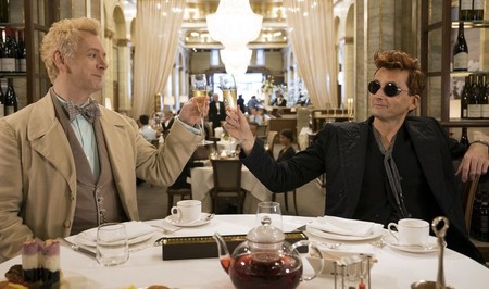 Azirafel y Crowley, los dos protagonistas de "Good Omens"