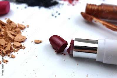 8. टूटे हुए लिपस्टिक(Old lipstick hacks)