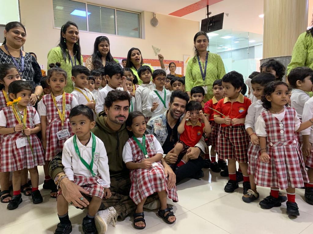 Mumbai News Network Latest News Thakur International School Cambridge Celebrates Navratri With Actor Rithvik Dhanjani And Rj Pritam Singh He is not only an amazingly talented actor but is also a terrific dancer. mumbai news network latest news blogger