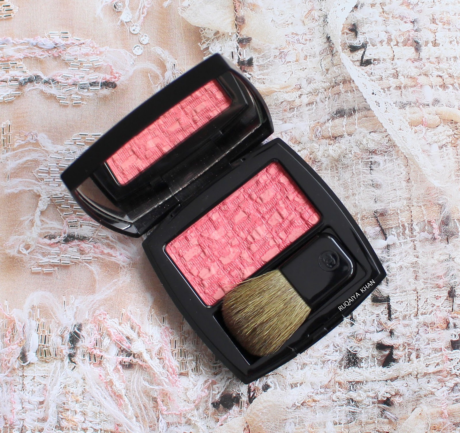 Review: Makeup: Chanel Tweed Duo Blush - Tweed Corail - My Women Stuff