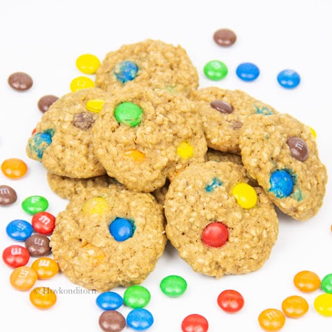 M&M Chocolate Oatmeal Cookies