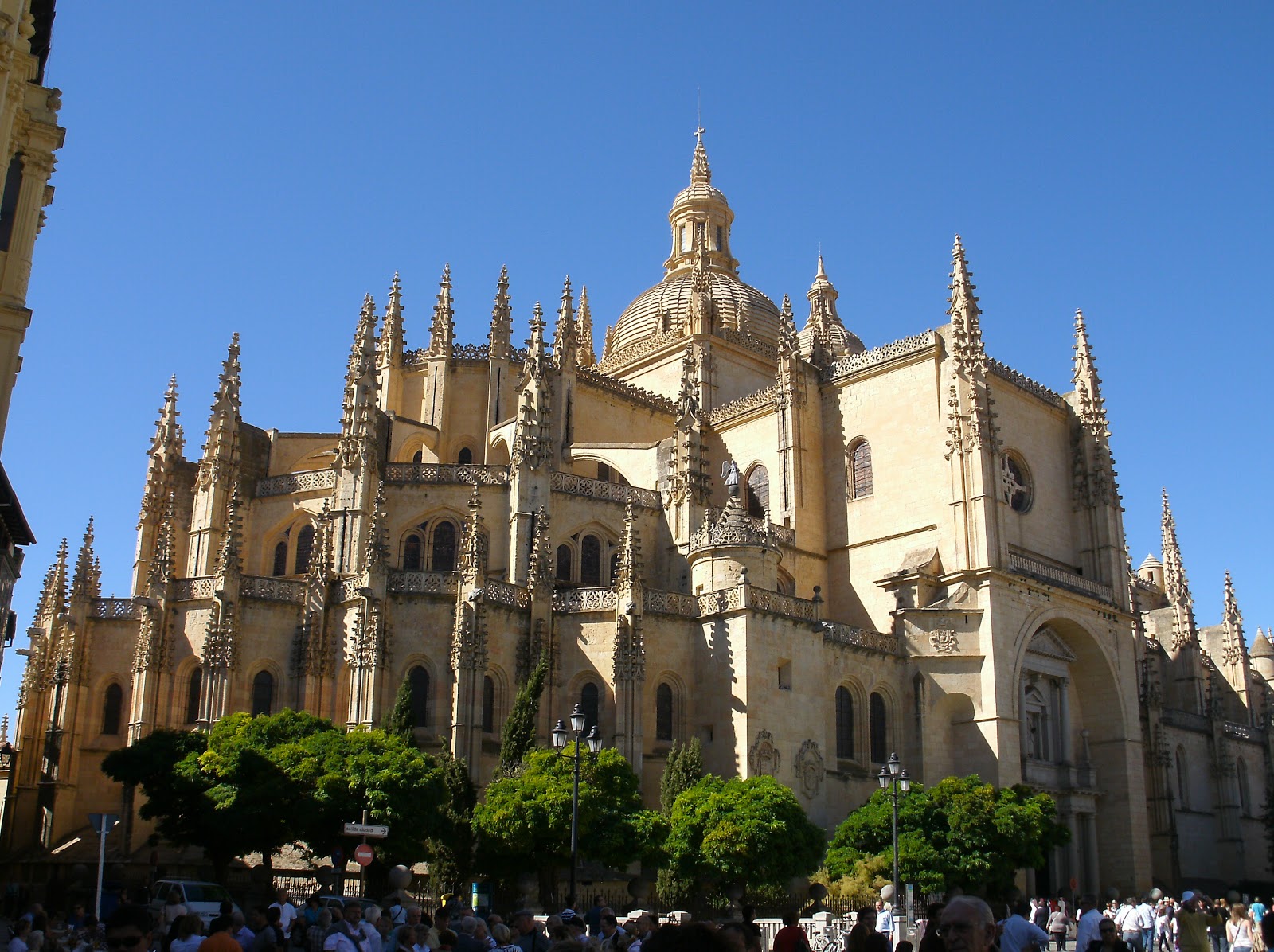 Леон испания