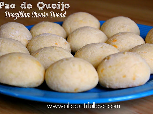 Pao de Queijo (Cheese Bread)