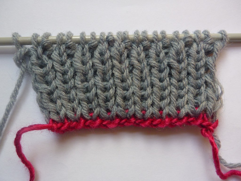 2 Stitches Experimenting with CastOns 1x1 Ribbing Day 2