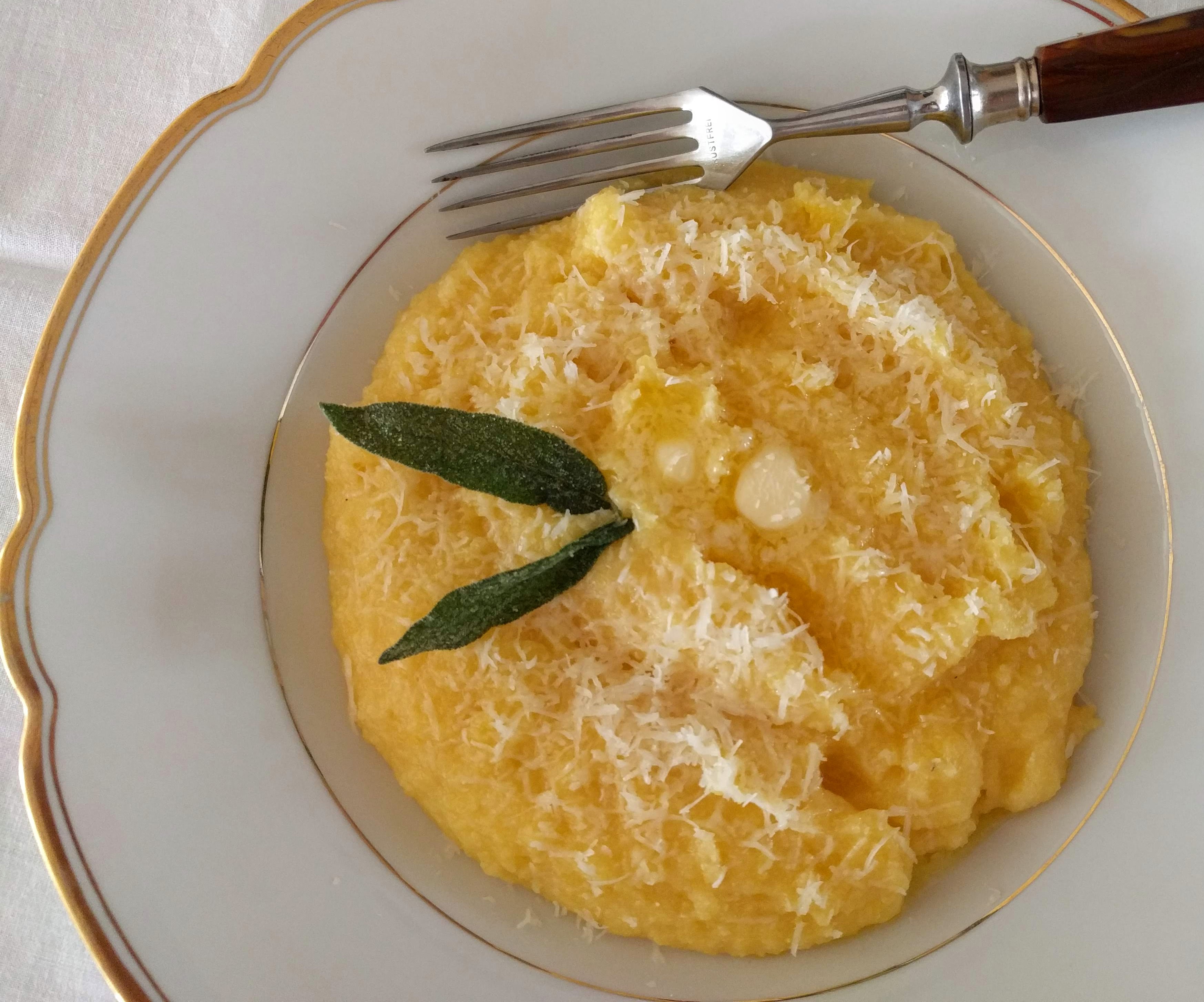 - Cheesy Polenta (Polenta mit Parmesan)