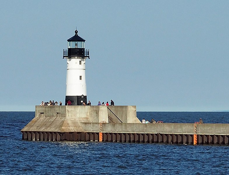 Duluth Harbor North Pier Light (with Map & Photos)